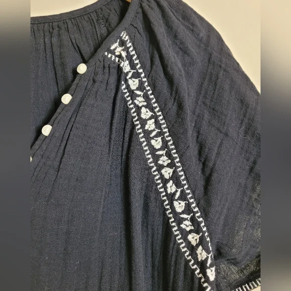 Old Navy Black Embroidered Peasant Blouse SMALL TALL - Picture 2 of 6